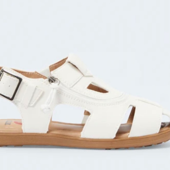 Easy on disabled sandals - Picture 3 of 4